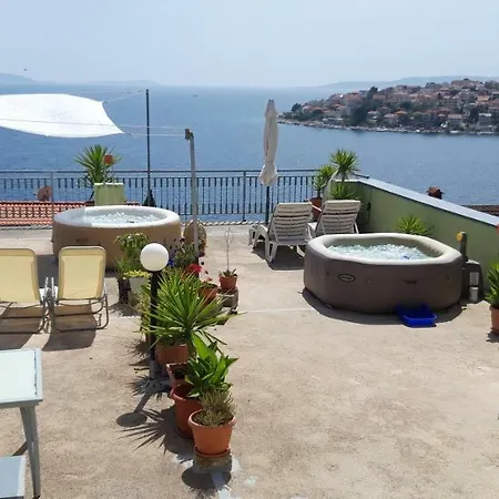 Luna Apartamento Trogir