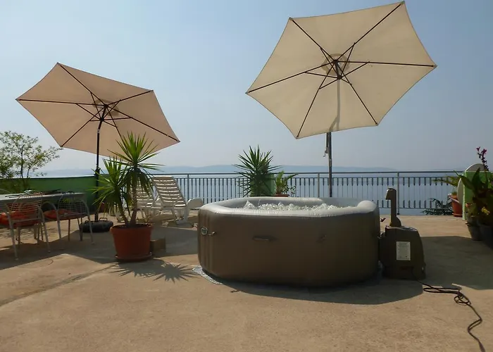 Luna شقة تروغير